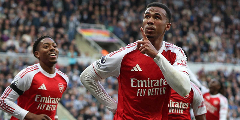 Arsenal tỏ ra quá mạnh so với Olympiakos 